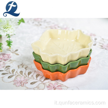 Piatto di frutta in ceramica a forma di foglia di acero a più colori